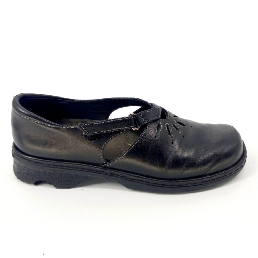 Clark's Black Size 6.5 Loafers Selling as is for shoe repair Real Leather